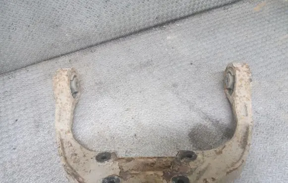 Mazda CX-7 Rear differential/diff mount bracket 