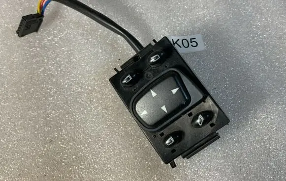 Mercedes-Benz S W220 Wing mirror switch 2208211551