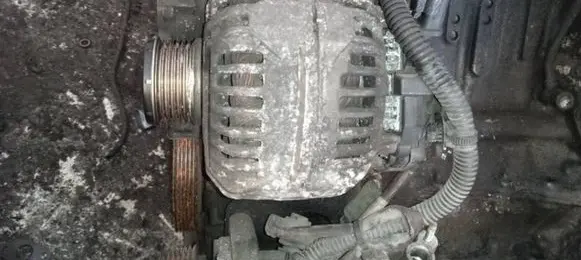 Citroen C4 I Generator/alternator 9646321880