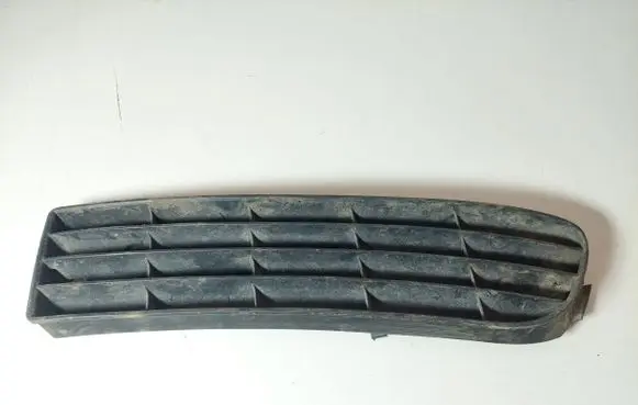 Audi A6 S6 C4 4A Front bumper lower grill 4A0807345J