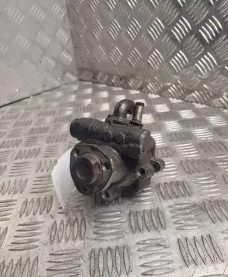 Volkswagen Golf IV Power steering pump 1J0422154A
