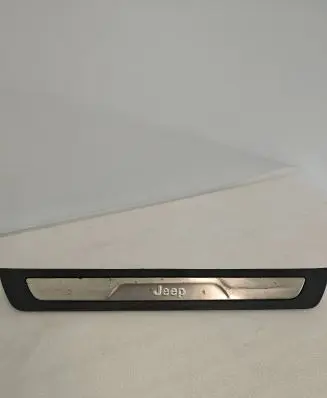 Jeep Grand Cherokee Side skirt front trim 1NC80TRMAB