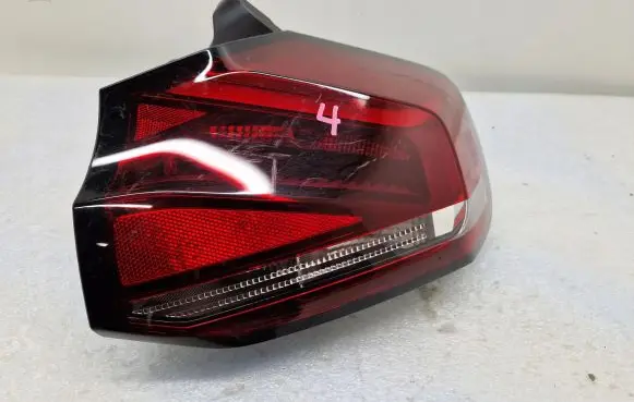 Citroen C4 III e-C4 Rear/tail lights 9831100080