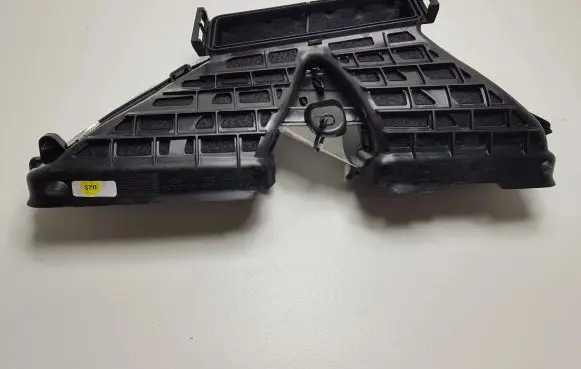Audi e-tron Cabin air duct channel 4KL819389