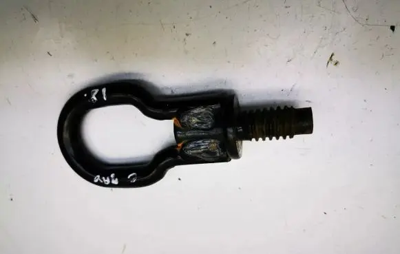 Ford C-MAX I Towing hook eye 