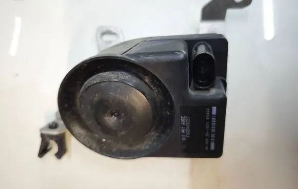 Volkswagen Touareg II Alarm system siren 1K0951605C 1150150422 F005V00327