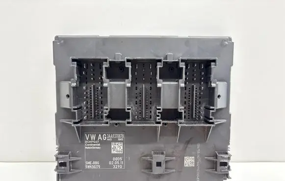 Volkswagen PASSAT B7 Comfort/convenience module 3AA937087B BCMPQ47 5WK50275