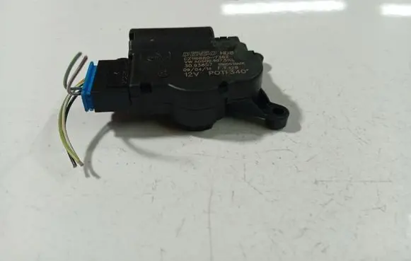 Volkswagen PASSAT B7 Air flap motor/actuator CZ1168807362