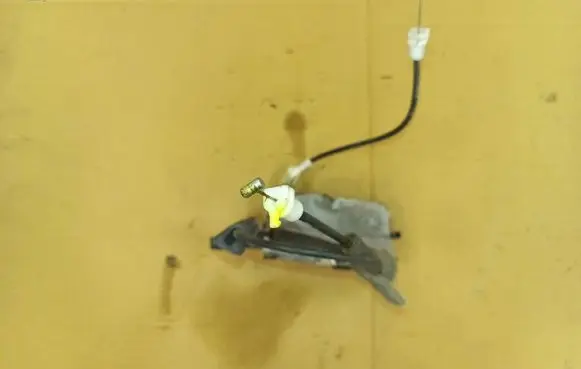 Peugeot 5008 Rear door lock 833331