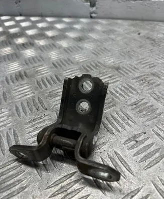 Nissan Navara D40 Front door upper hinge