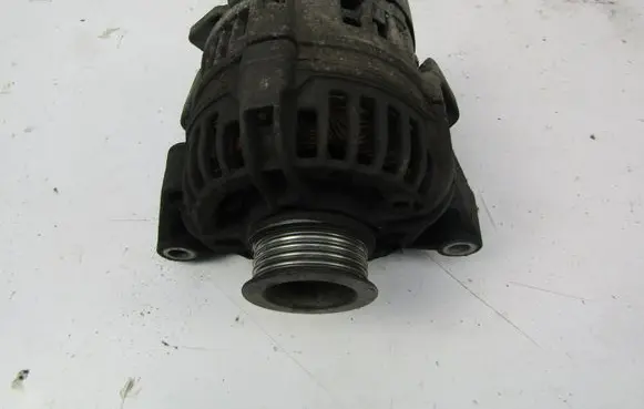 Opel Corsa C Generator/alternator 24437119