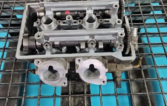 BMW i3 Engine head 8528930 IMPRK1580409