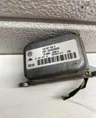 Volkswagen Touran I ESP acceleration yaw rate sensor 1J0907655A