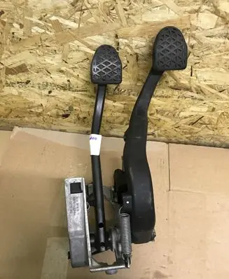 BMW 3 E90 E91 Pedal assembly 67871110SL0