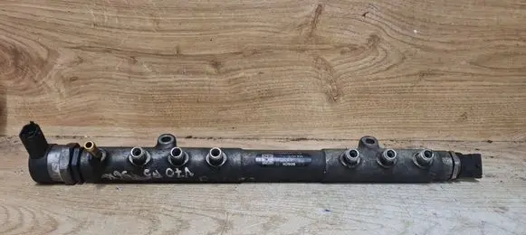Volvo XC70 Fuel main line pipe 0445215023