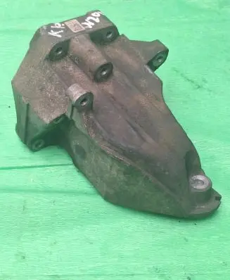 Mercedes-Benz C W204 Engine mounting bracket A6512230004 150710