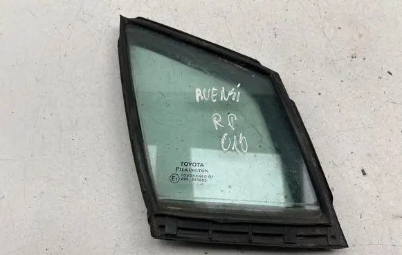 Toyota Avensis T270 Front door window glass four-door 43R001605