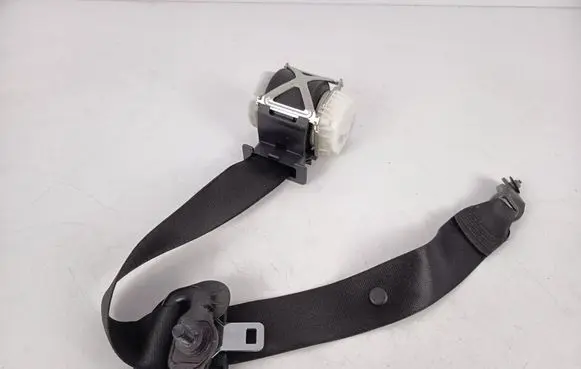 BMW 3 GT F34 Front seatbelt 33052214
