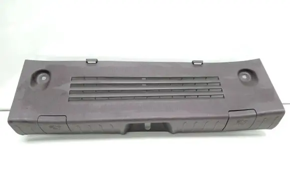 Trunk/boot sill cover protection