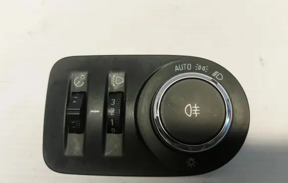 Opel Combo E Light switch 39085925