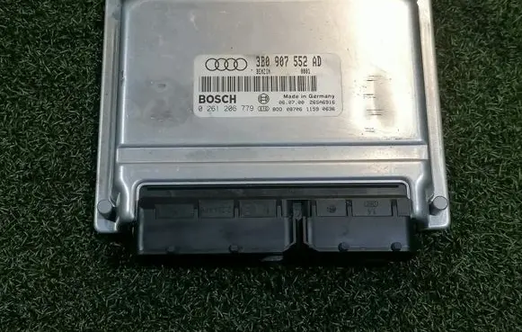 Audi A6 S6 C5 4B Engine control unit/module 3B0907552AD