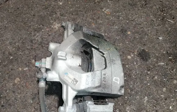 Buick Encore I Front brake caliper