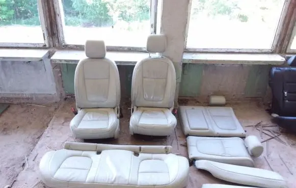 Seat set