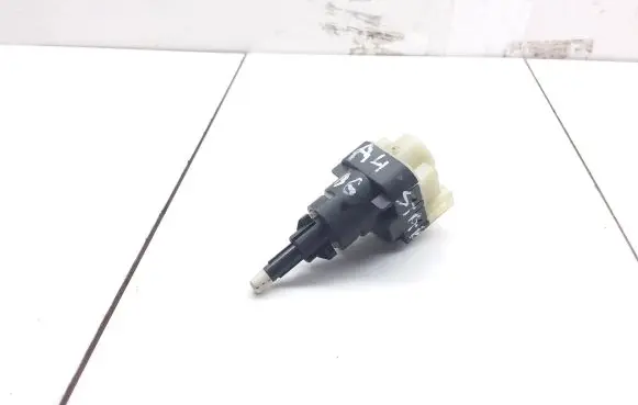Audi A4 S4 B6 8E 8H Brake pedal sensor switch 1K2945511