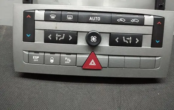 Citroen C5 Climate control unit 96573328 VP4PUH18C612ME FNF808341E