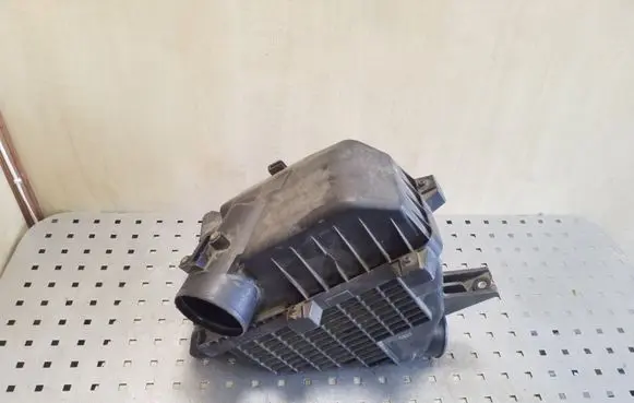 Honda CR-V Air filter box