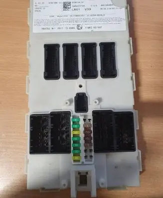 BMW X5 F15 Central body control module 8796104 6135 10681810