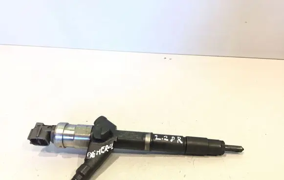 Nissan Primera Fuel injector 16600AU600 04D04697