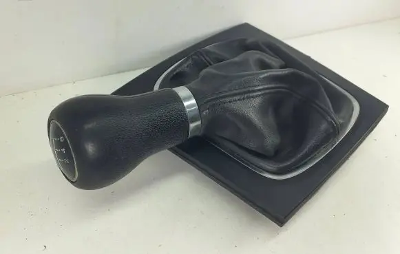 Audi A3 S3 8P Gear shifter surround trim plastic 8P0864261