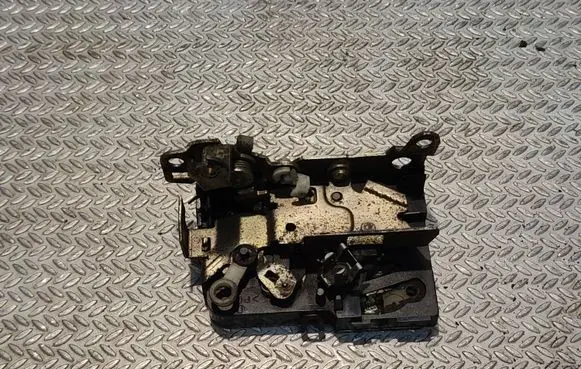Iveco Daily 30.8 - 9 Front door lock 230402B