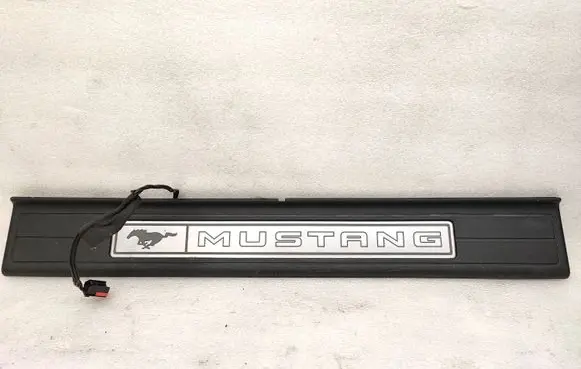 Ford Mustang VI Front sill trim cover FR3J6313222AW