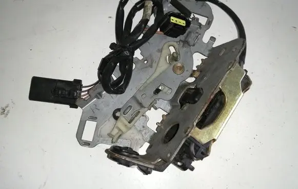 Chrysler Voyager Sliding door lock 