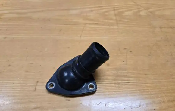 Mazda CX-7 Thermostat housing 1011