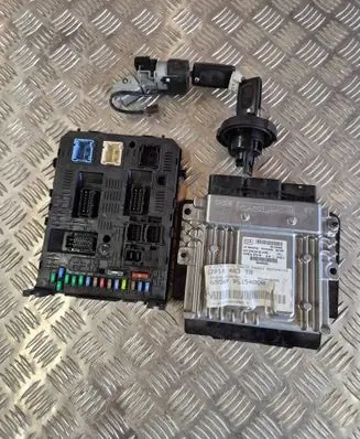 Peugeot 3008 I Engine ECU kit and lock set 9666098180 95154008 9666556980