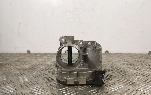 Nissan X-Trail T31 Electric throttle body valve 8200330810E H8200330812