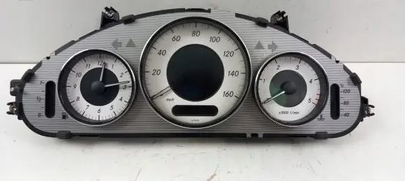 Mercedes-Benz CLS C219 Speedometer (instrument cluster)