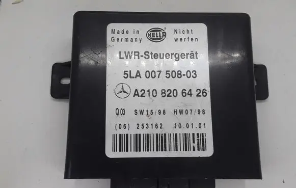 Mercedes-Benz E W210 Light module LCM 5LA00750803 A2108206426