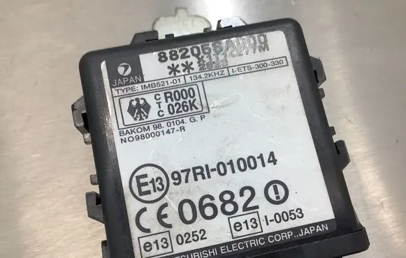 Subaru Forester SG Immobilizer control unit/module 88205SA000 X1T14277M 97RI010014