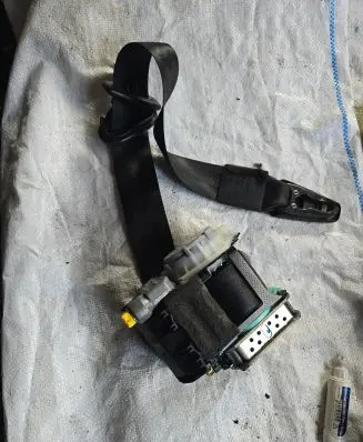 Audi A4 S4 B8 8K Front seatbelt 307161510