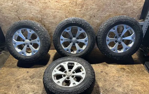 Mitsubishi L200 R17 alloy rim 