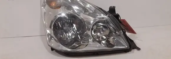 Toyota Corolla Verso AR10 Headlight/headlamp