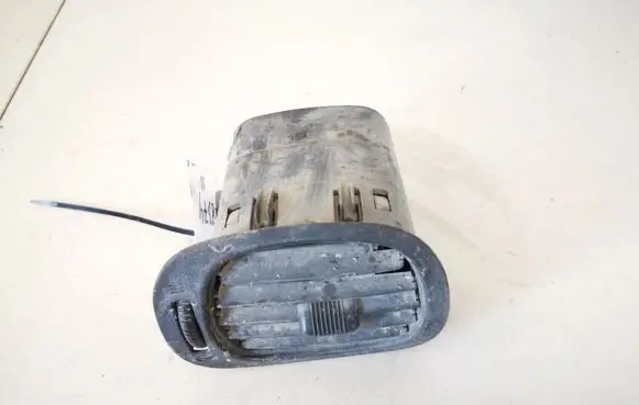 Chrysler Town & Country IV Dash center air vent grill 0sc91trmaa
