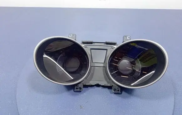 Hyundai ix35 Speedometer (instrument cluster) 94007-2Y330