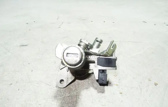 Audi A6 S6 C6 4F Tailgate exterior lock 8E0827573