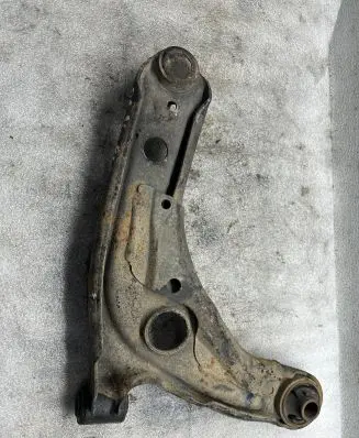 Toyota Yaris Front lower control arm/wishbone