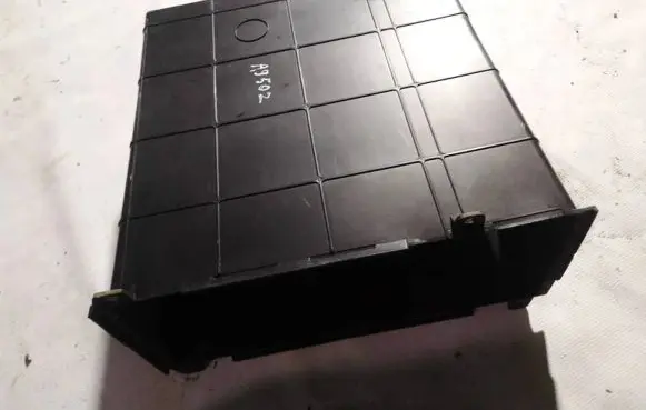 Glove box